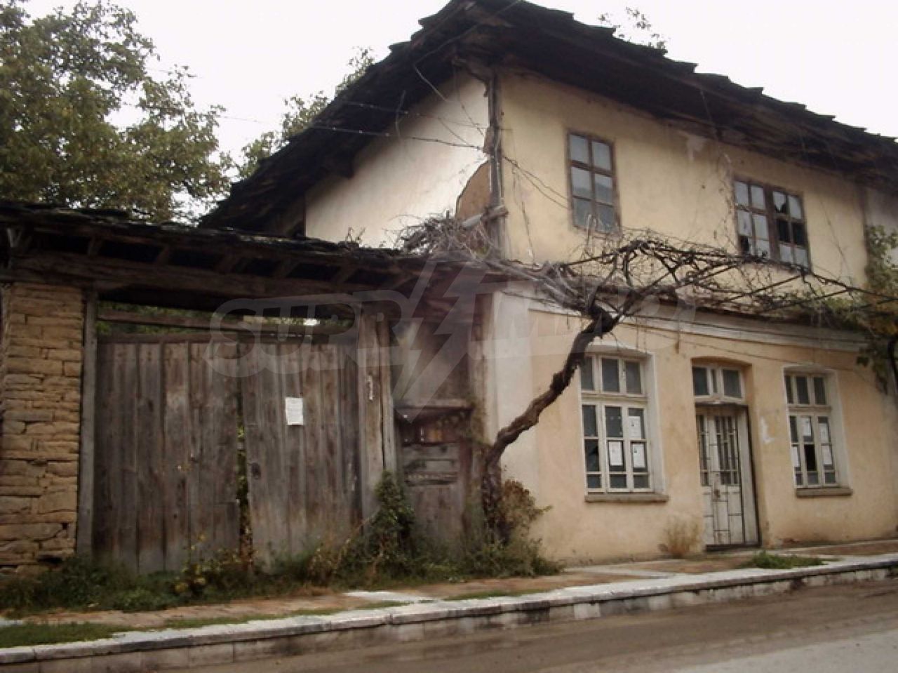 Дом в Ловече, Болгария, 100 м2 - фото 1