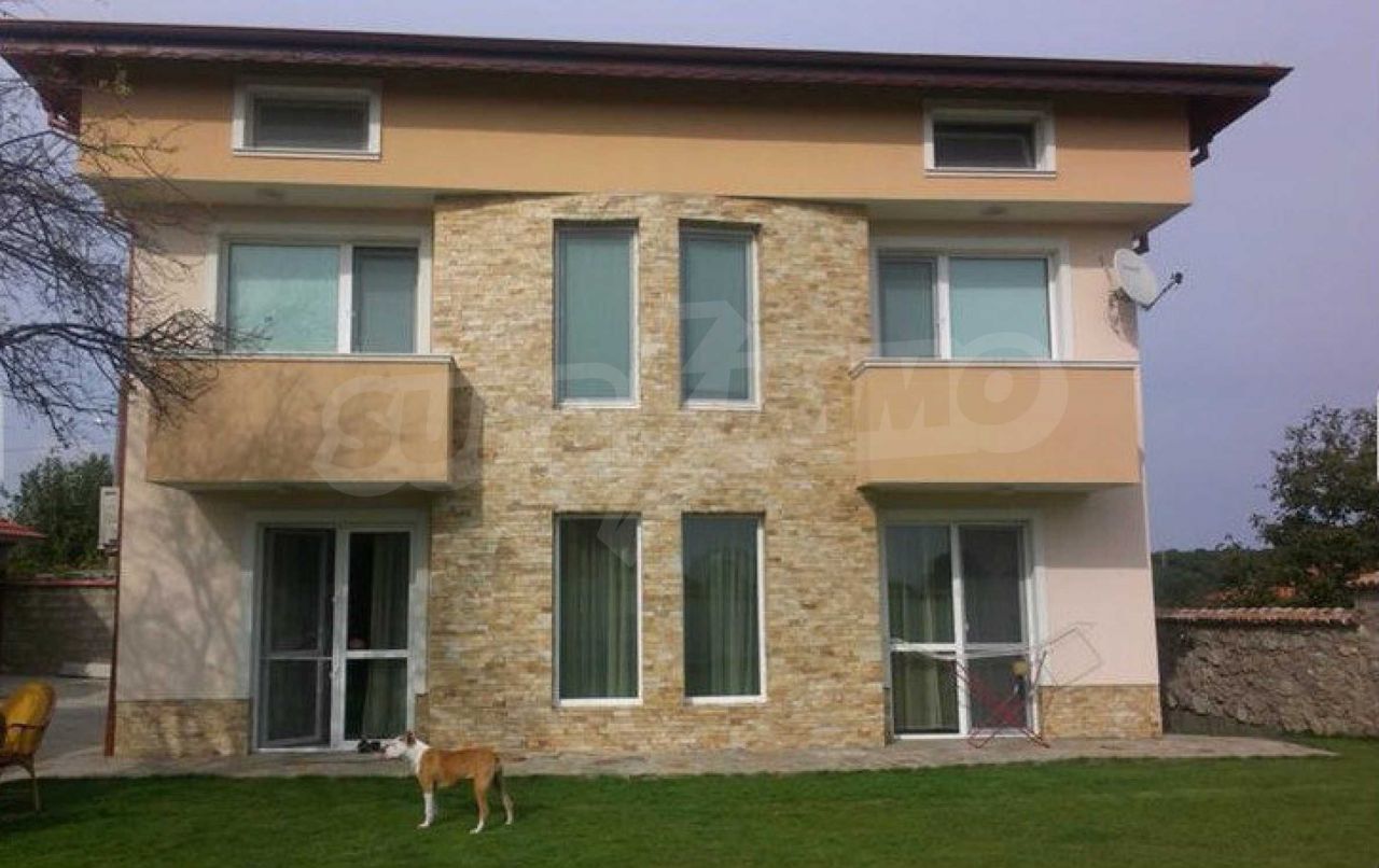 Дом в Варне, Болгария, 307 м2 - фото 1