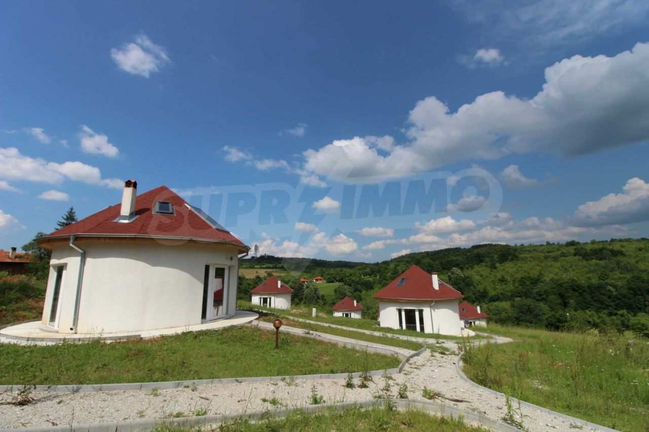 Дом в Велико Тырново, Болгария, 1 035 м2 - фото 1