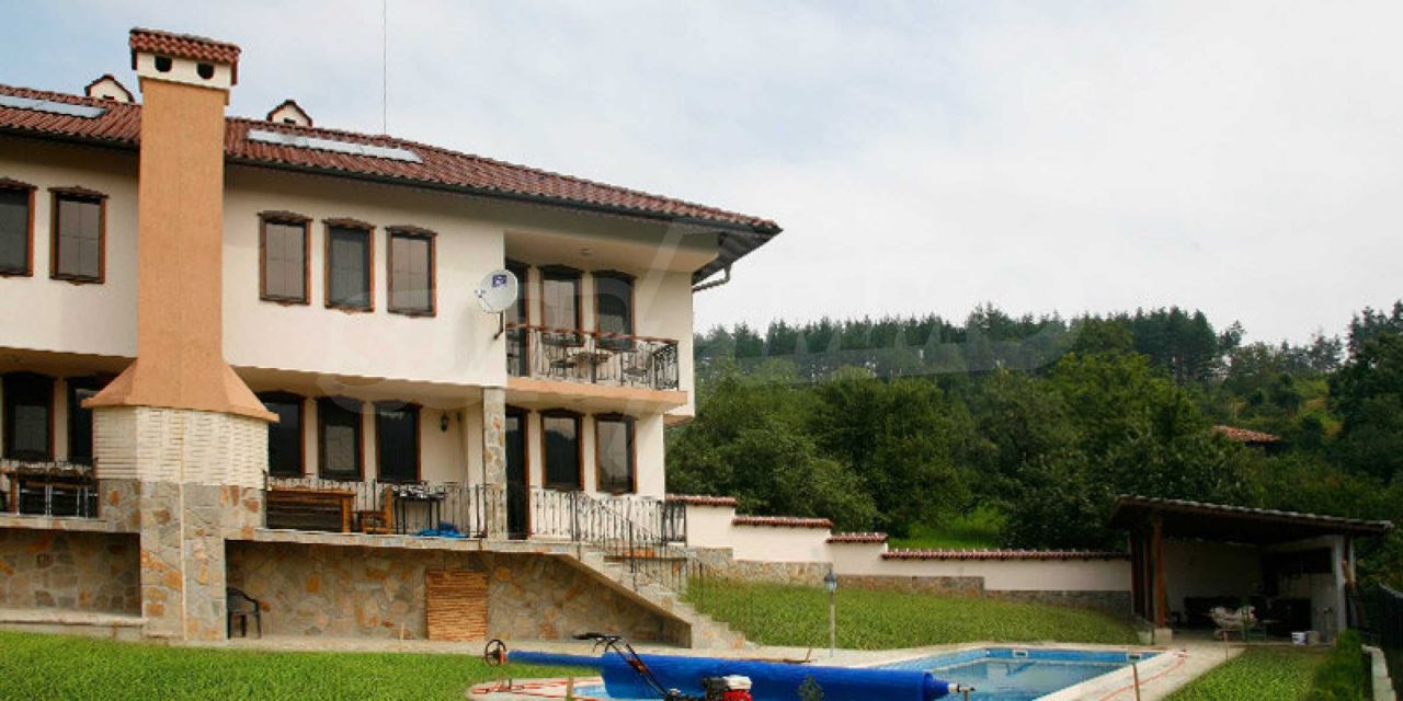 Дом в Велико Тырново, Болгария, 363 м2 - фото 1