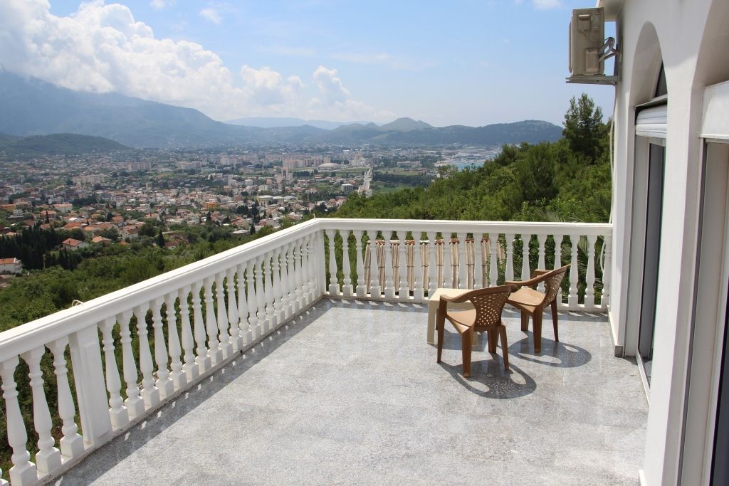 Дом в Баре, Черногория, 150 м2 - фото 1