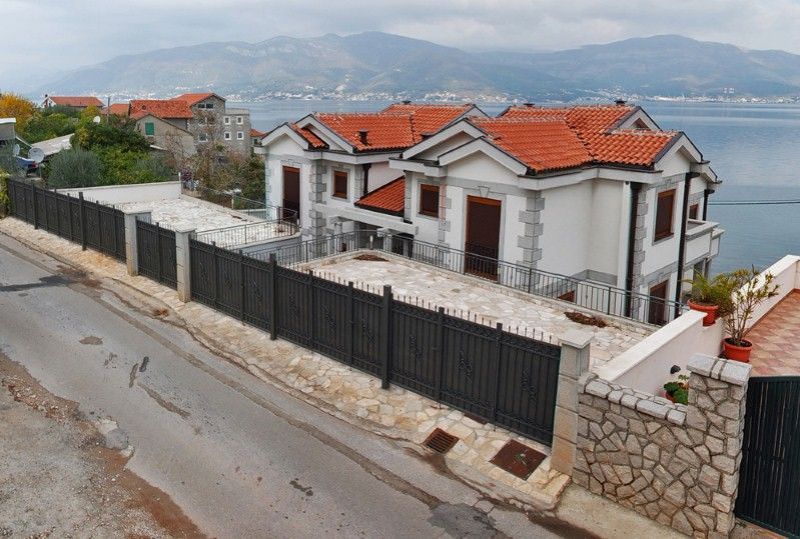 Вилла в Крашичах, Черногория, 468 м² - фото 1