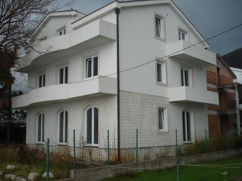 Квартира в Биеле, Черногория, 265 м2 - фото 1