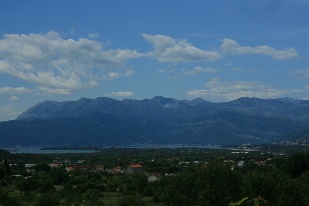 Земля в Радановичах, Черногория, 2 000 м2 - фото 1