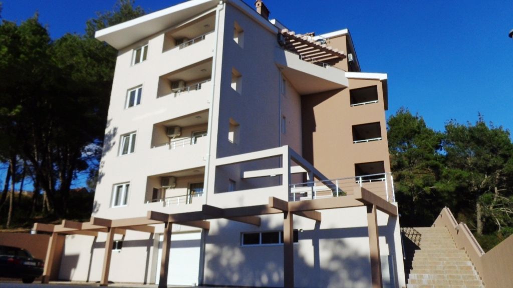 Квартира в Тивате, Черногория, 69 м2 - фото 1