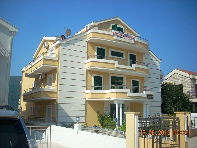 Квартира в Дженовичах, Черногория, 80 м2 - фото 1