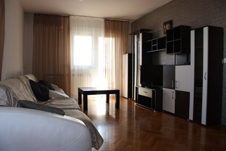 Квартира в Баре, Черногория, 101 м2 - фото 1