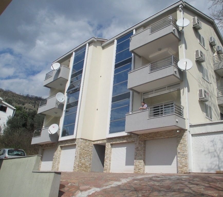 Квартира в Петроваце, Черногория, 76 м2 - фото 1
