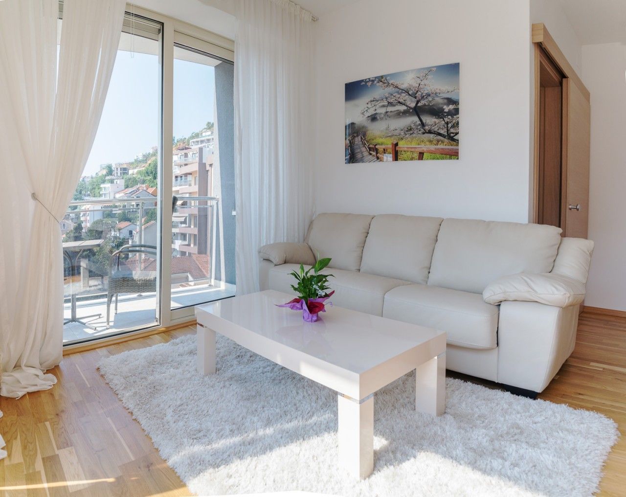 Коммерческая недвижимость в Будве, Черногория, 60 м2 - фото 1