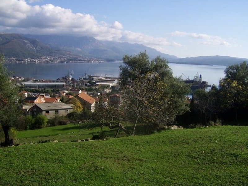 Земля в Биеле, Черногория, 2 000 м² - фото 2