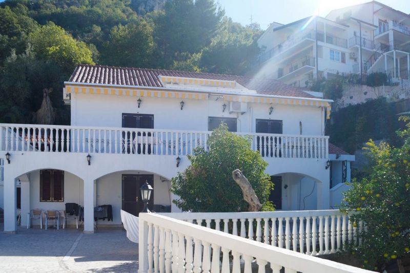 Вилла в Святом Стефане, Черногория, 320 м² - фото 4