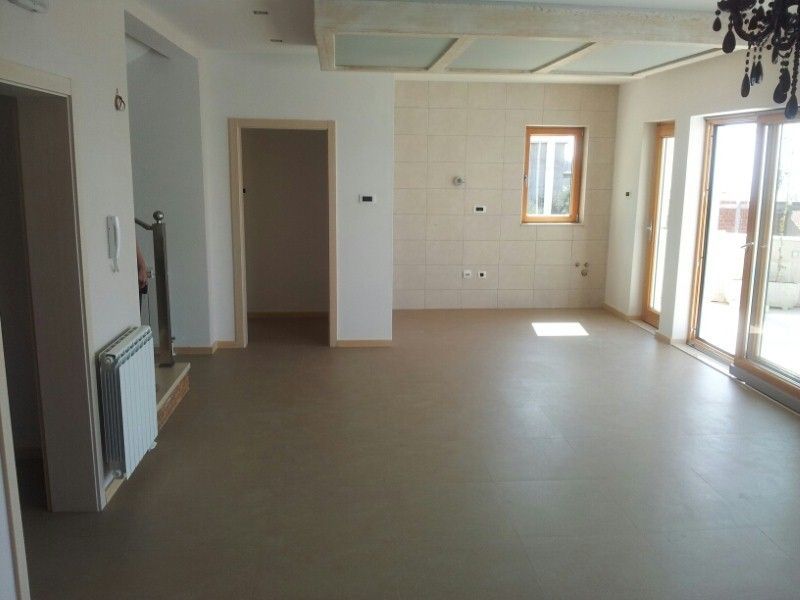 Вилла в Прчани, Черногория, 220 м² - фото 5