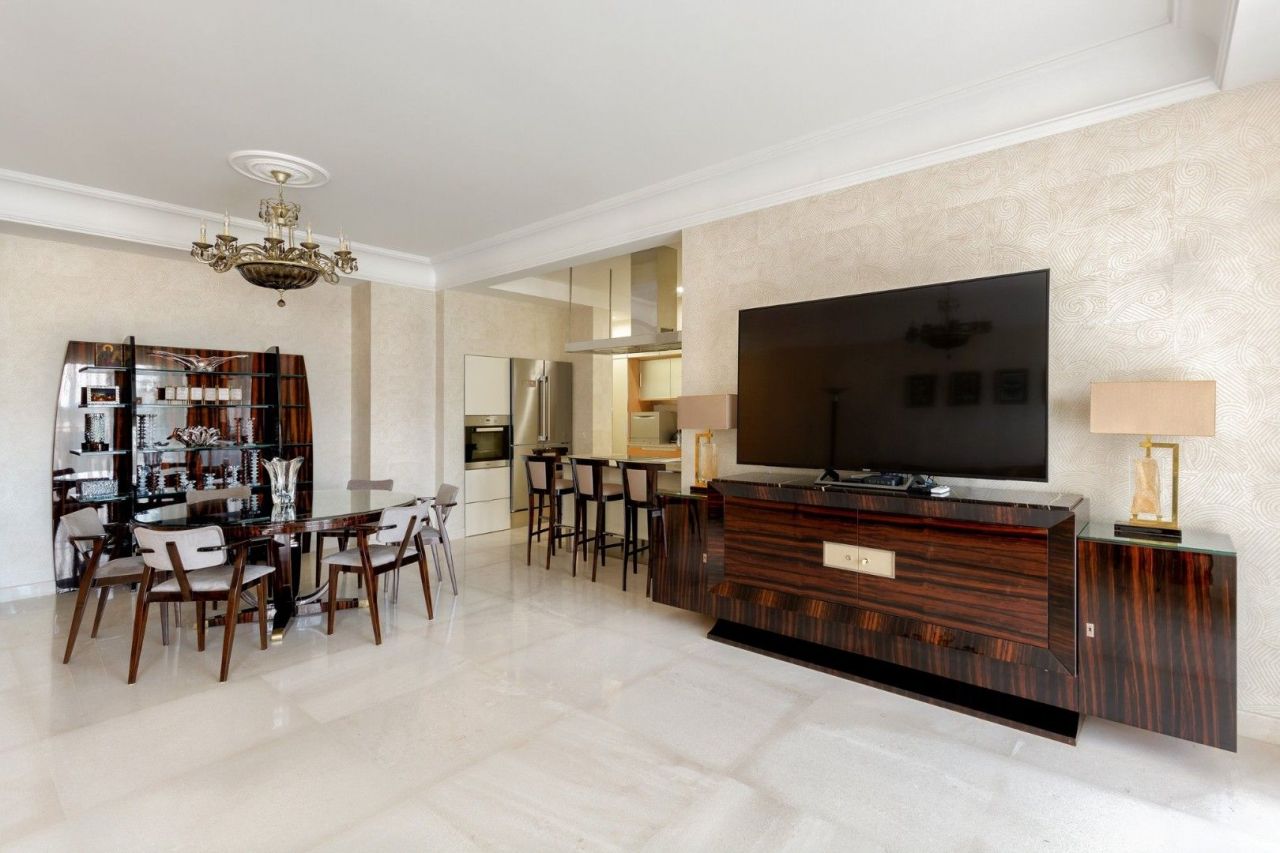 Квартира в Будве, Черногория, 145 м² - фото 8