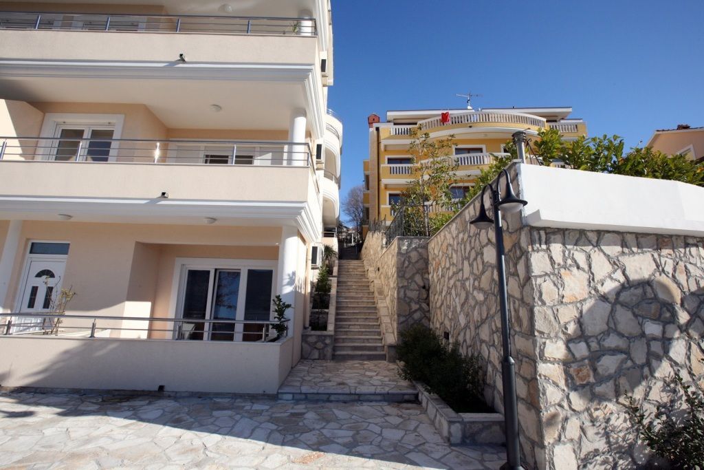 Квартира в Херцег-Нови, Черногория, 115 м² - фото 11