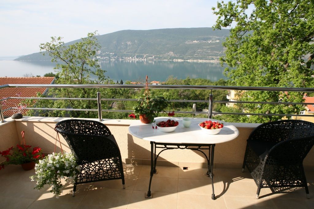 Квартира в Херцег-Нови, Черногория, 115 м² - фото 13