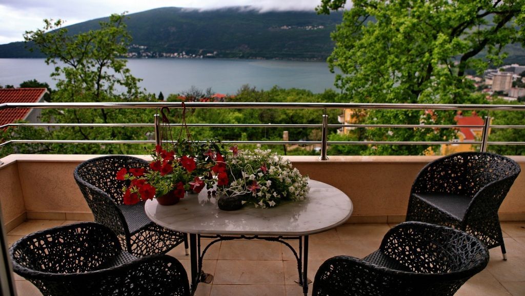 Квартира в Херцег-Нови, Черногория, 115 м² - фото 14