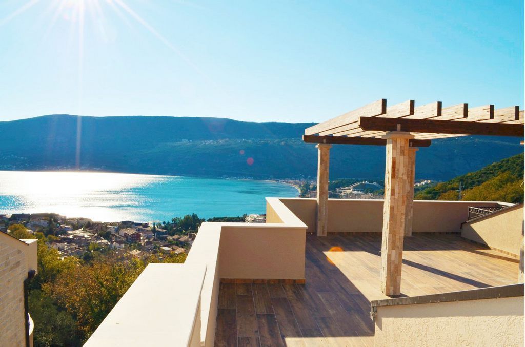 Вилла в Херцег-Нови, Черногория, 300 м² - фото 17