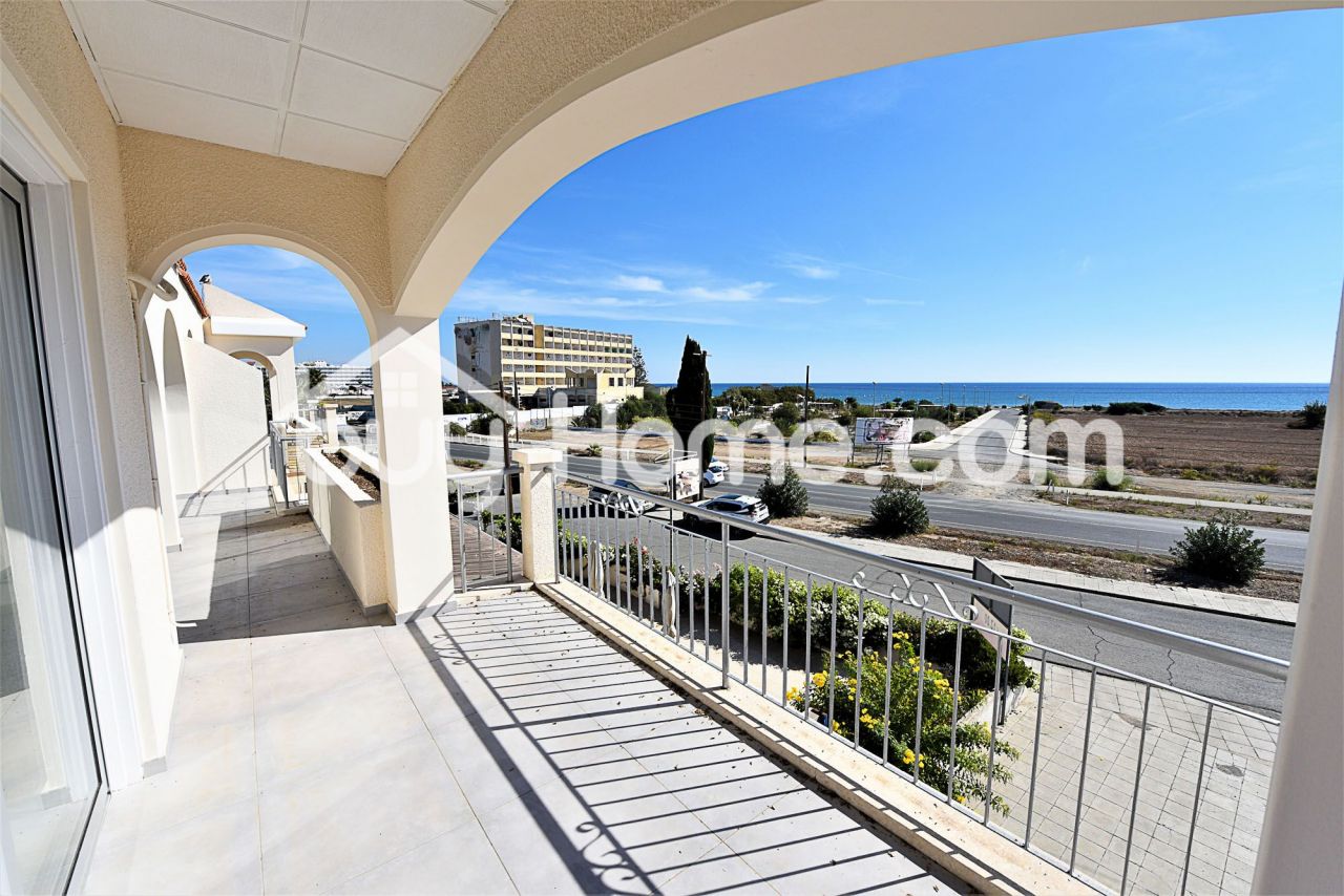 Апартаменты в Ларнаке, Кипр, 95 м2 - фото 1