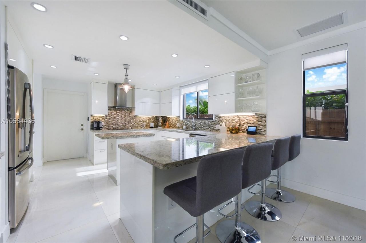 Вилла в Майами, США, 340 м² - фото 16