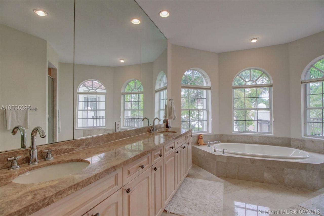 Вилла в Майами, США, 430 м² - фото 14