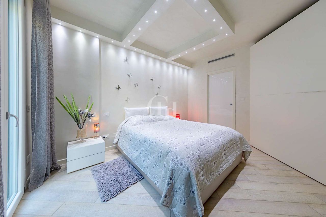 Апартаменты у озера Гарда, Италия, 95 м² - фото 8