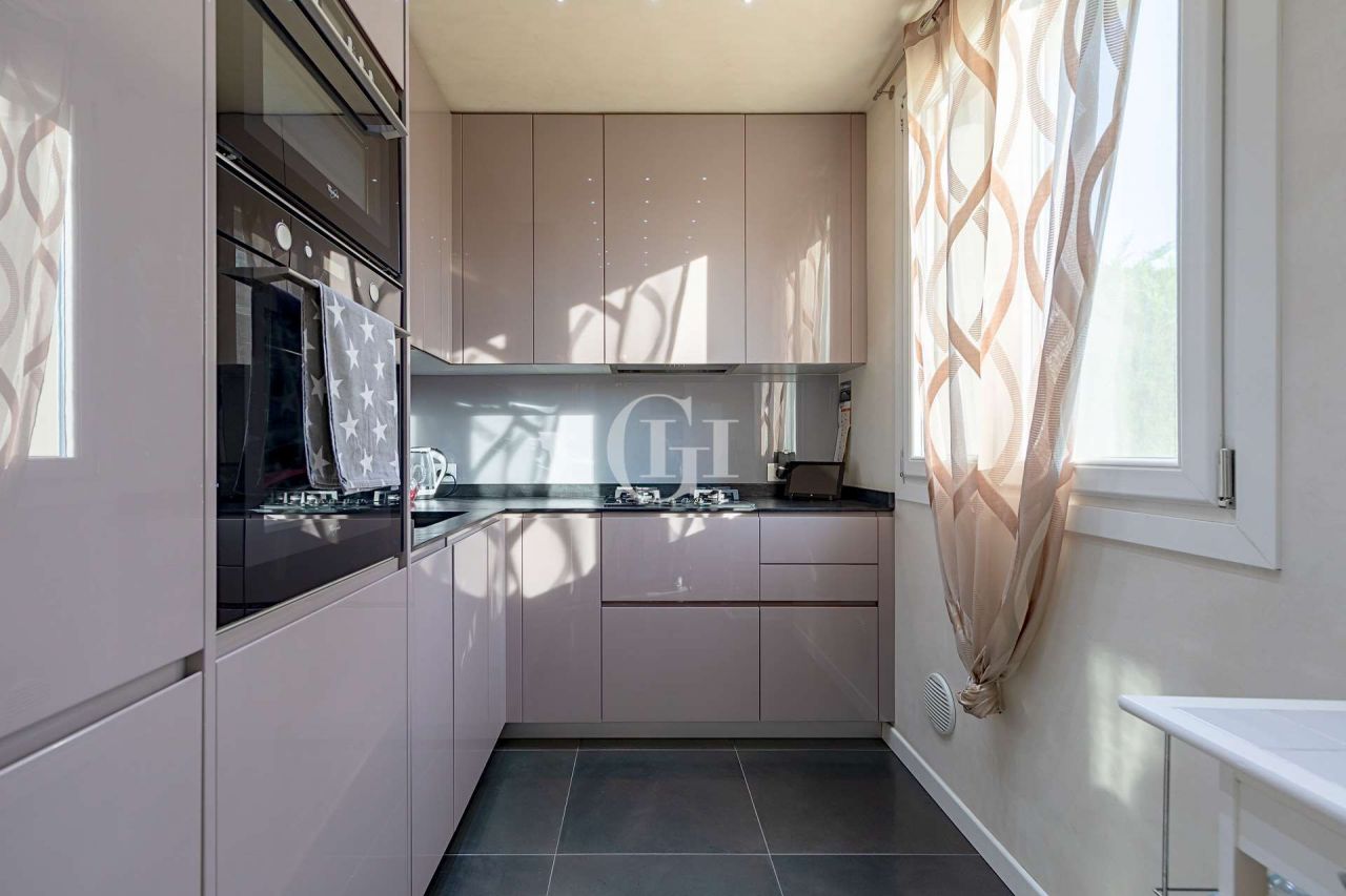 Апартаменты у озера Гарда, Италия, 95 м² - фото 7