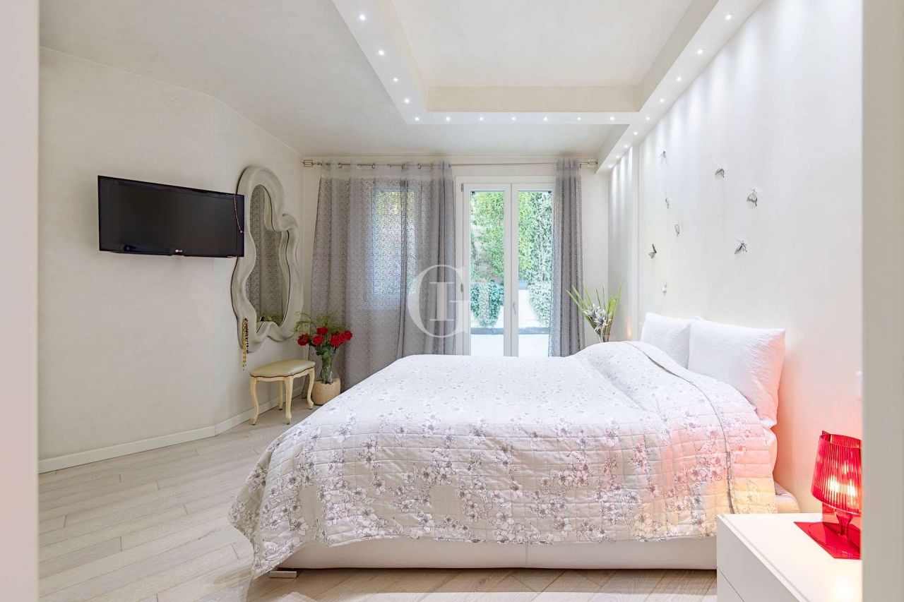 Апартаменты у озера Гарда, Италия, 95 м² - фото 9