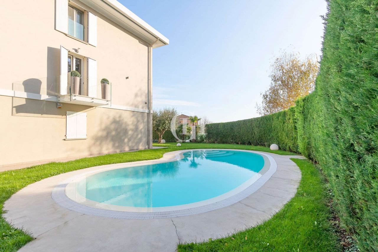 Апартаменты у озера Гарда, Италия, 95 м² - фото 12