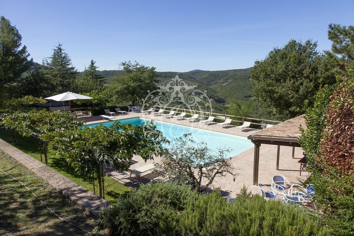 Отель, гостиница в Тоди, Италия, 1 626 м² - фото 3