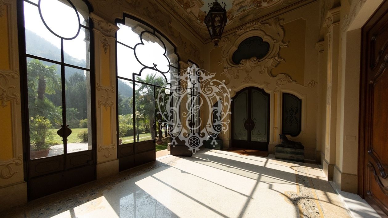 Апартаменты у озера Комо, Италия, 300 м² - фото 5