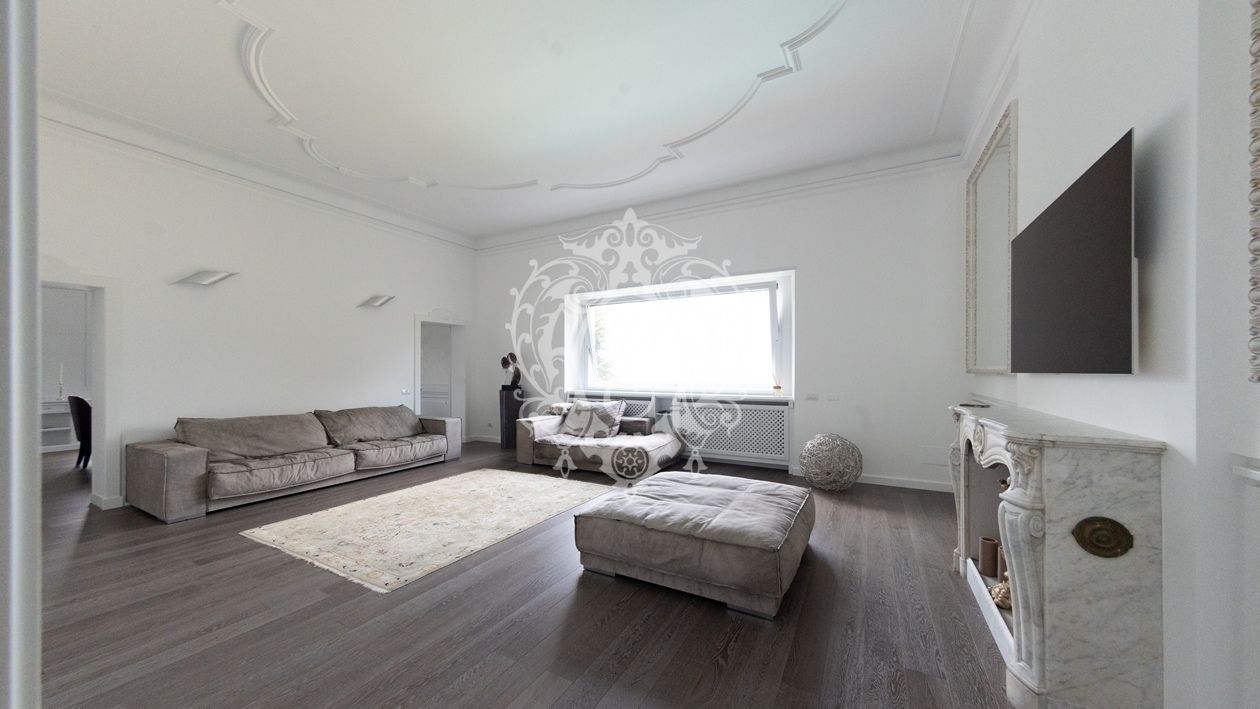 Апартаменты у озера Комо, Италия, 300 м² - фото 8