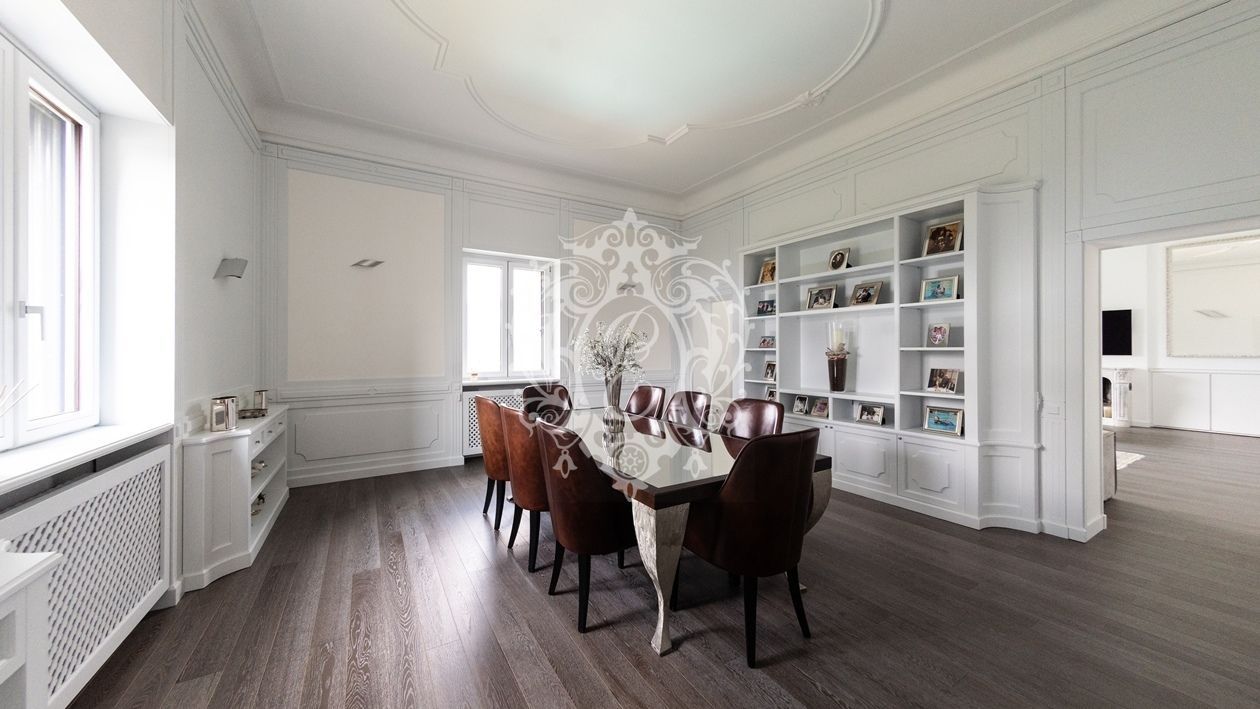 Апартаменты у озера Комо, Италия, 300 м² - фото 10