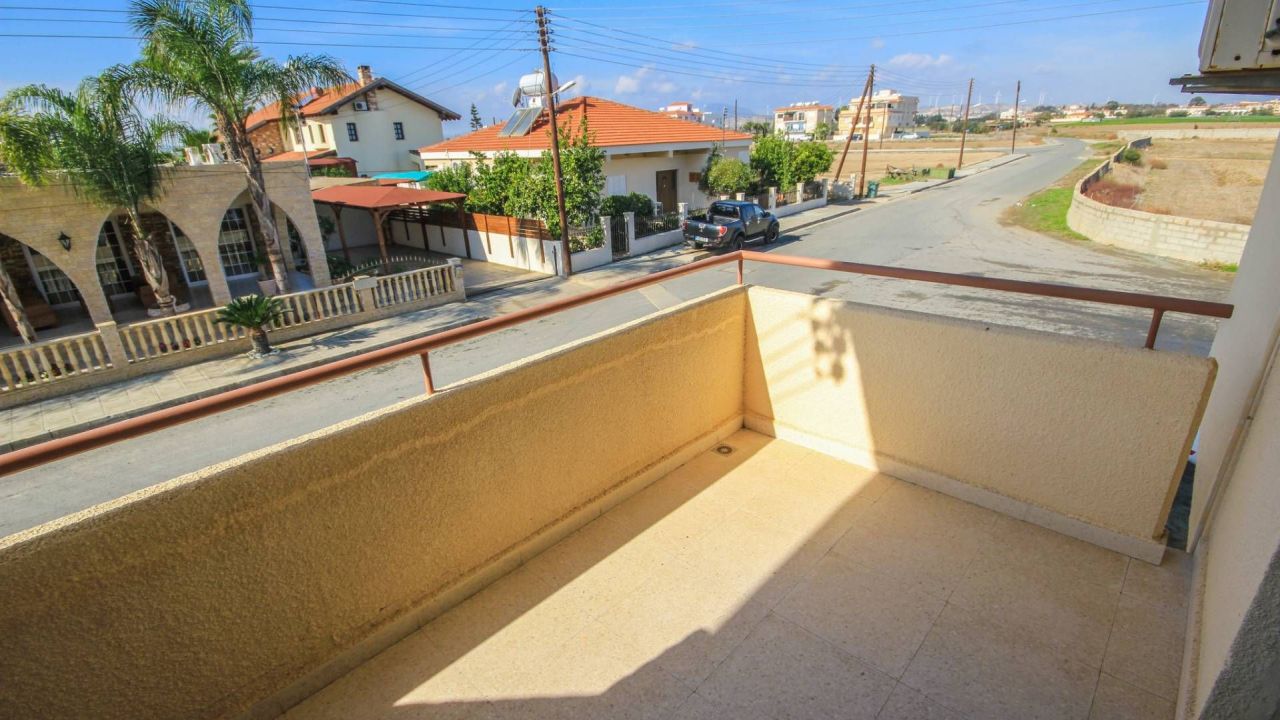 Апартаменты в Ларнаке, Кипр, 61 м2 - фото 1