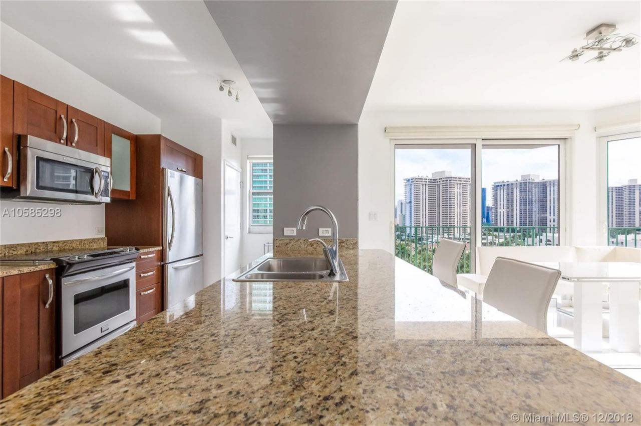 Апартаменты в Майами, США, 130 м² - фото 4