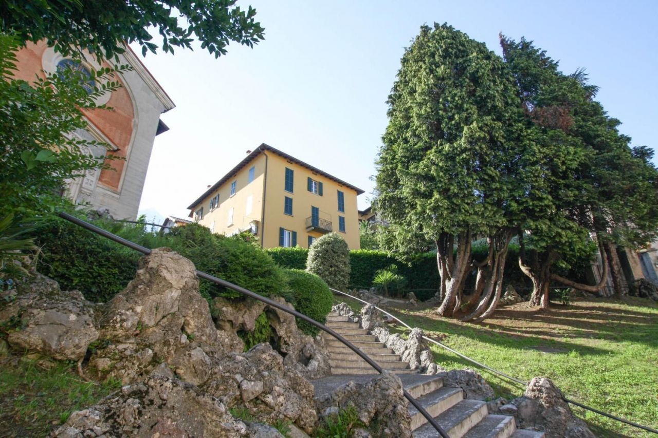 Апартаменты у озера Комо, Италия, 170 м2 - фото 1