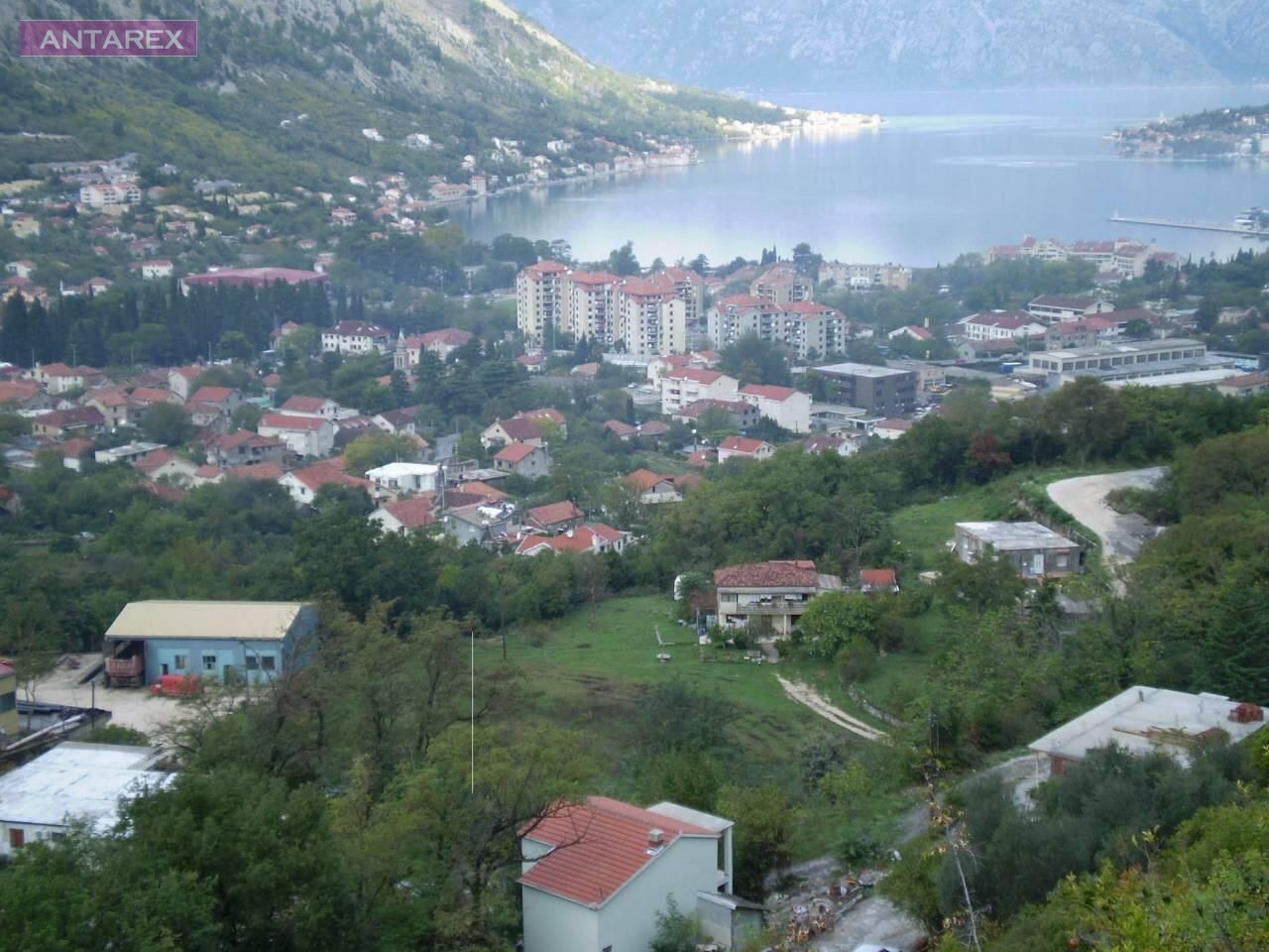 Земля в Которе, Черногория, 2 000 м2 - фото 1