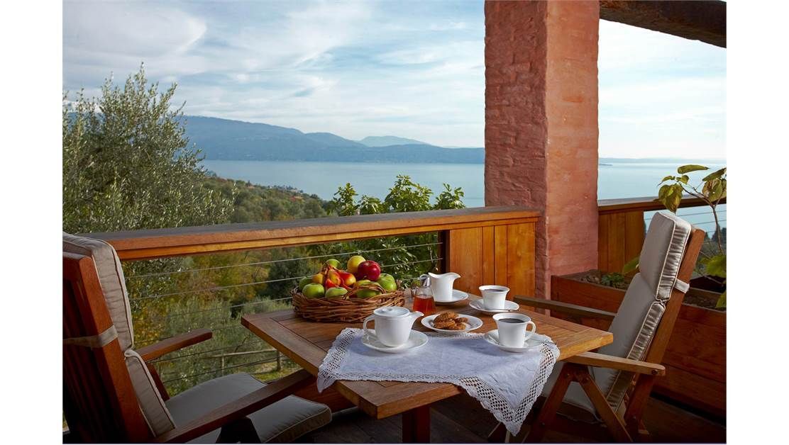 Поместье у озера Гарда, Италия, 1 000 м² - фото 2