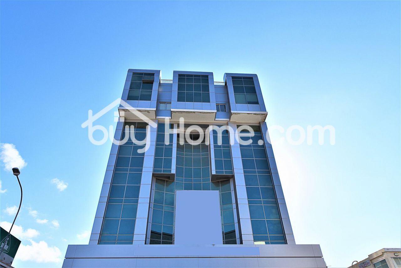 Коммерческая недвижимость в Ларнаке, Кипр, 201 м2 - фото 1