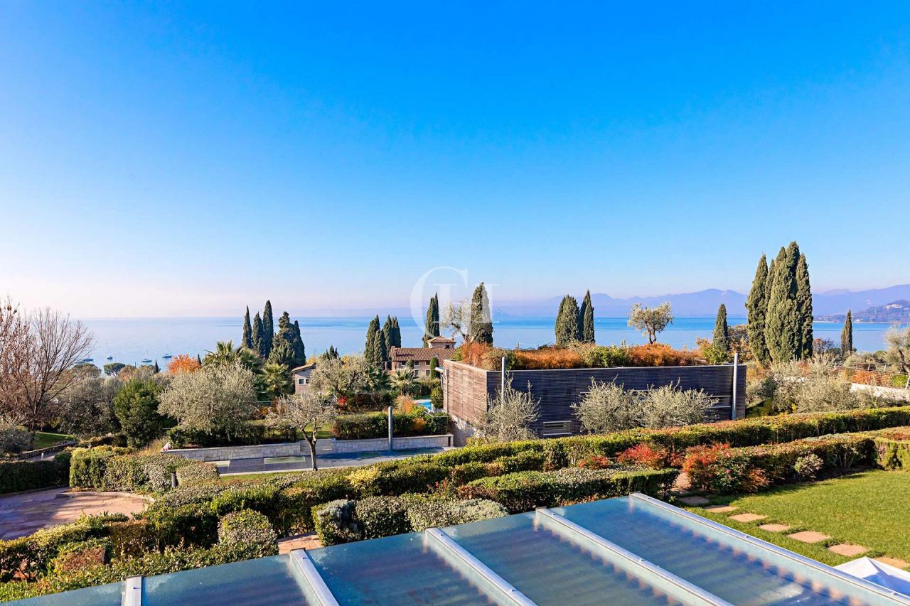 Апартаменты у озера Гарда, Италия, 250 м2 - фото 1