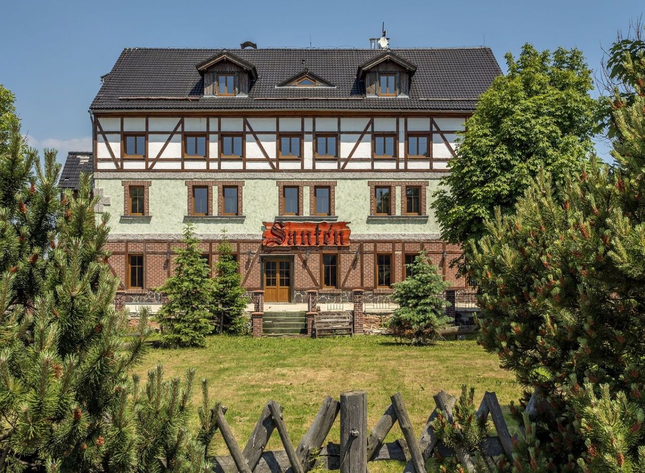 Отель, гостиница в Теплице, Чехия, 744 м2 - фото 1
