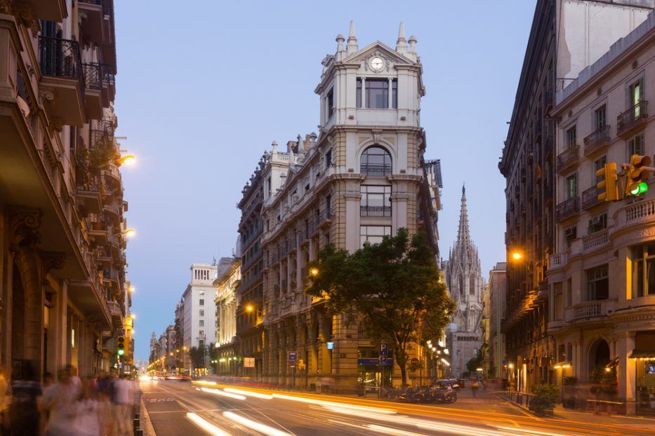 Коммерческая недвижимость в Барселоне, Испания, 370 м2 - фото 1