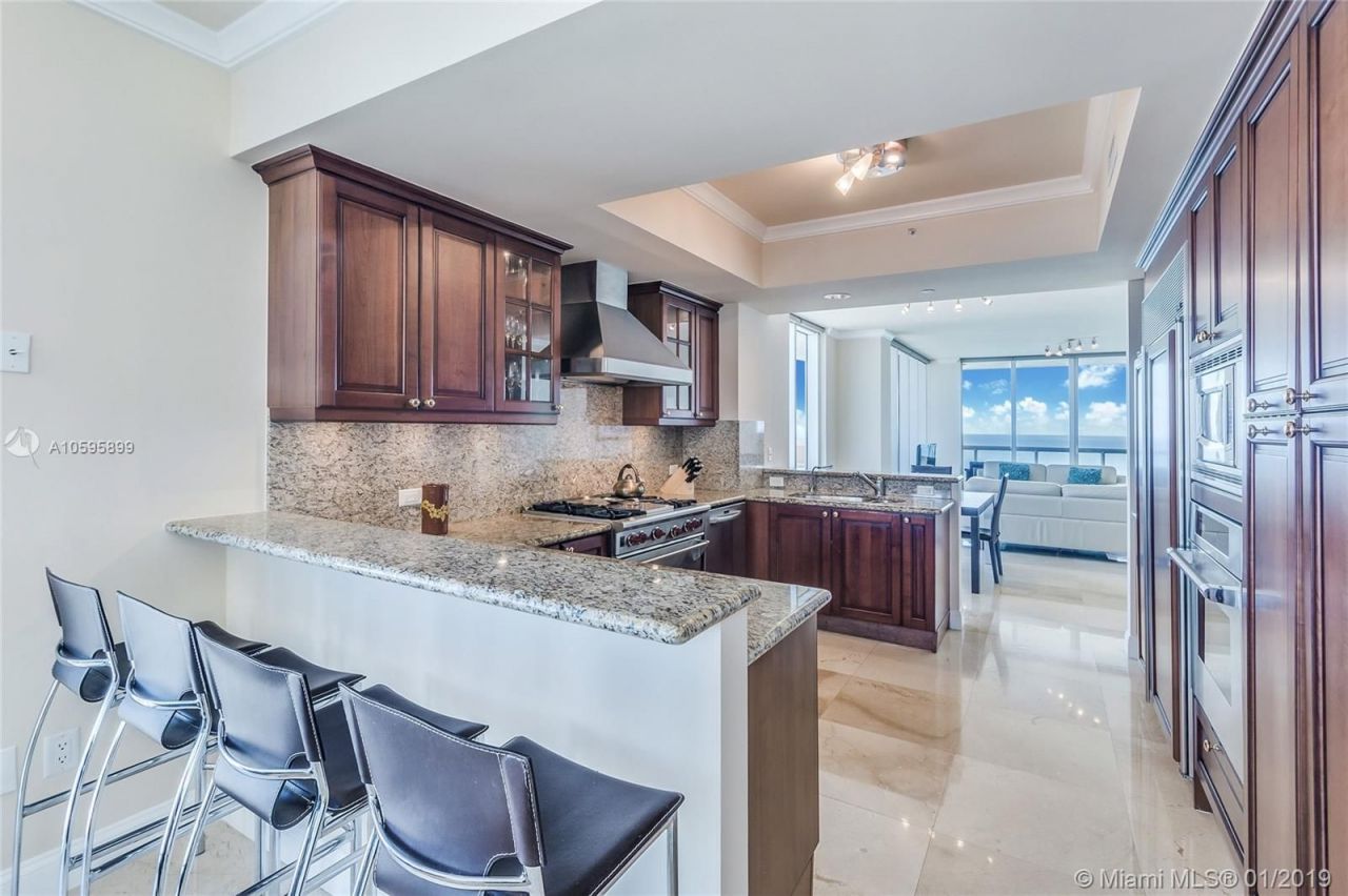 Квартира в Майами, США, 250 м² - фото 9