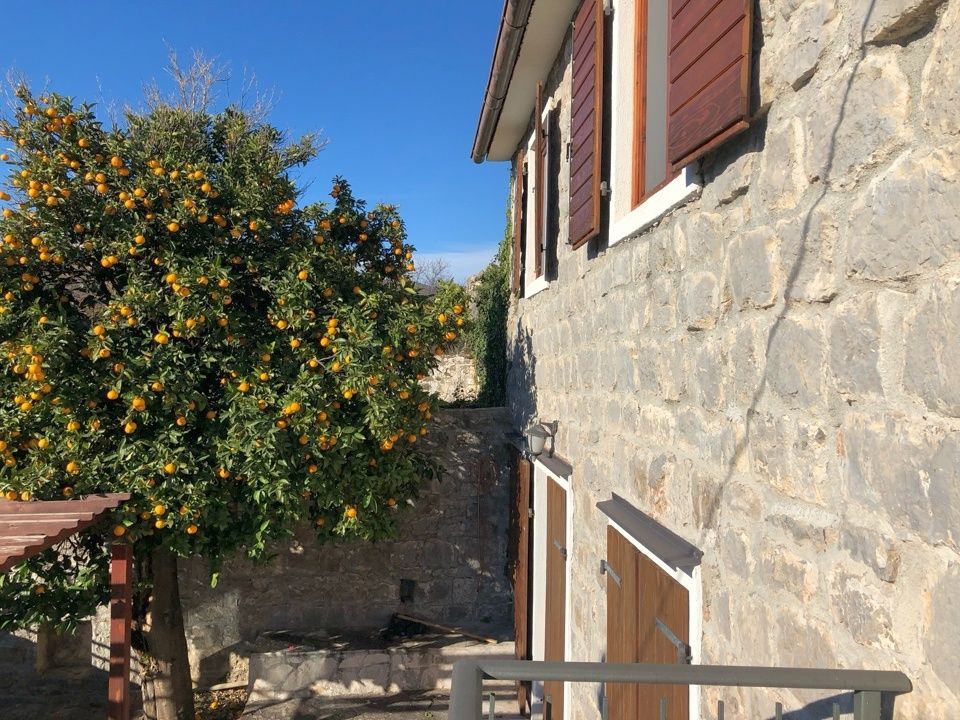 Дом в Тивате, Черногория, 84 м2 - фото 1