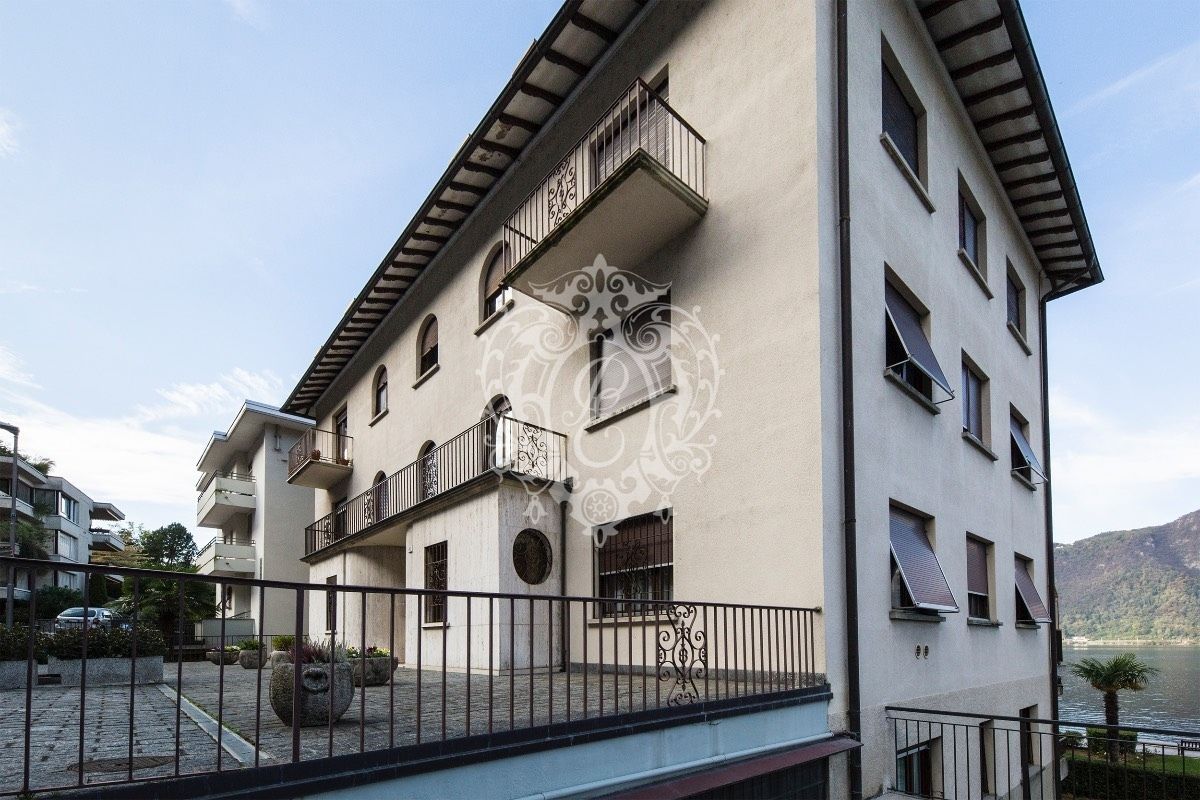 Апартаменты в Кампионе-д'Италия, Италия, 80 м2 - фото 1