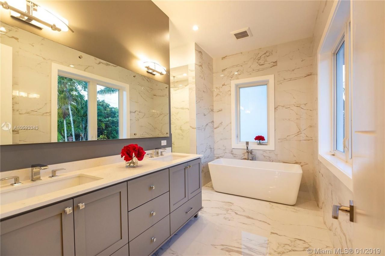 Дом в Майами, США, 330 м² - фото 5