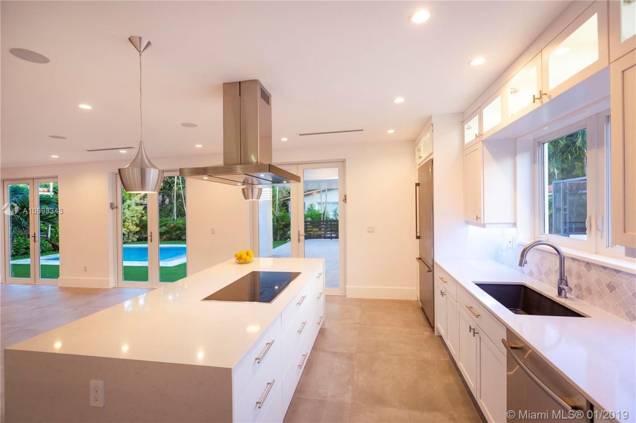 Дом в Майами, США, 330 м² - фото 14