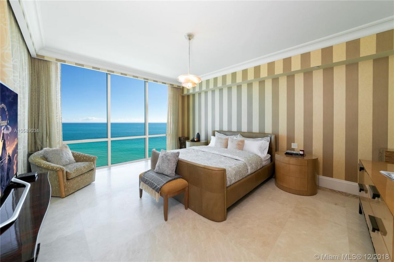 Квартира в Майами, США, 360 м2 - фото 1