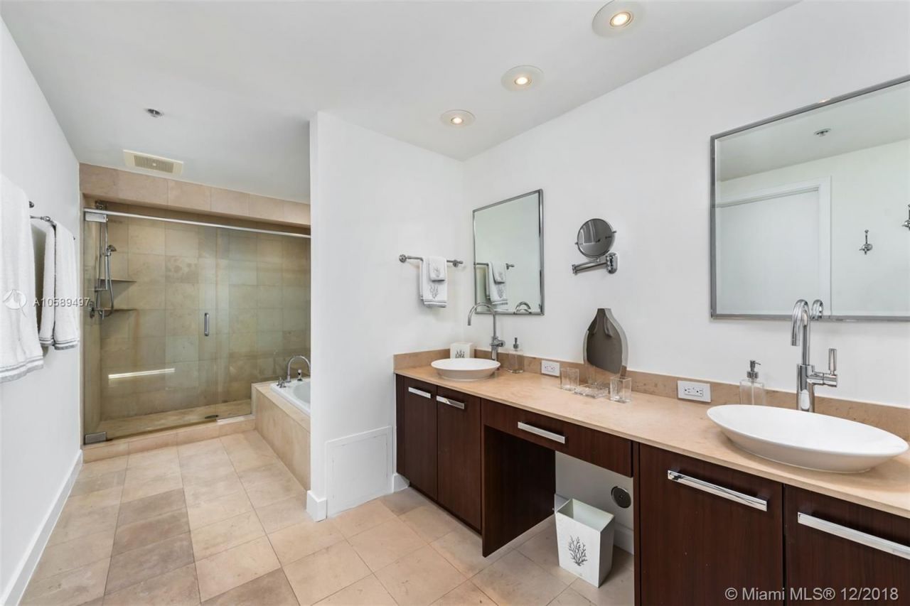 Квартира в Майами, США, 250 м² - фото 12