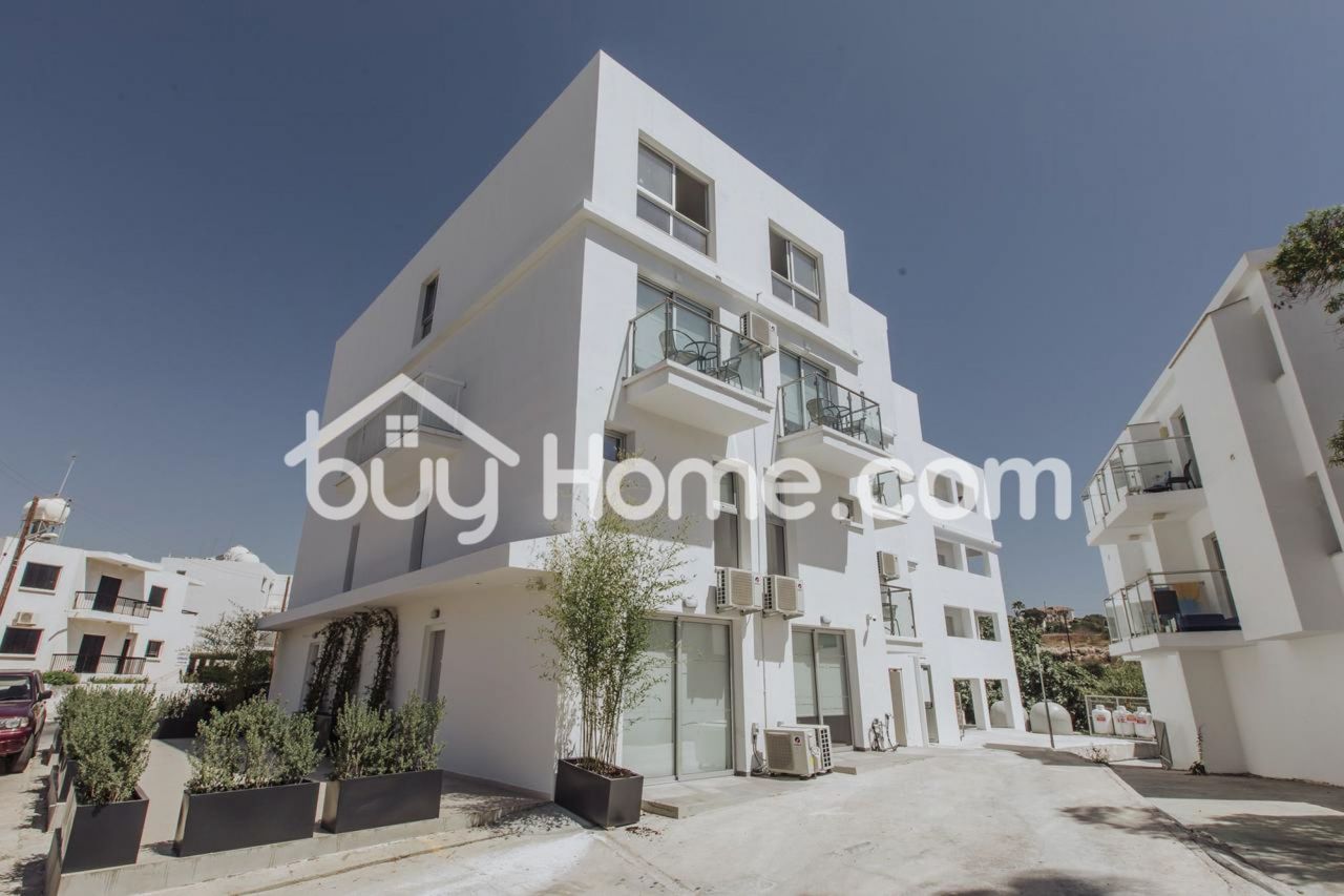 Коммерческая недвижимость в Фамагусте, Кипр, 1 214 м2 - фото 1