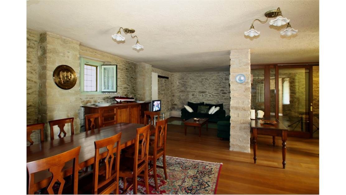 Поместье у озера Гарда, Италия, 1 000 м² - фото 17